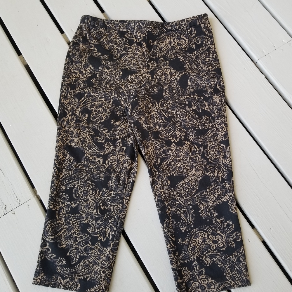 Sz 8 CAPRI blk and gold capri by Chaps/Ralph Lauren